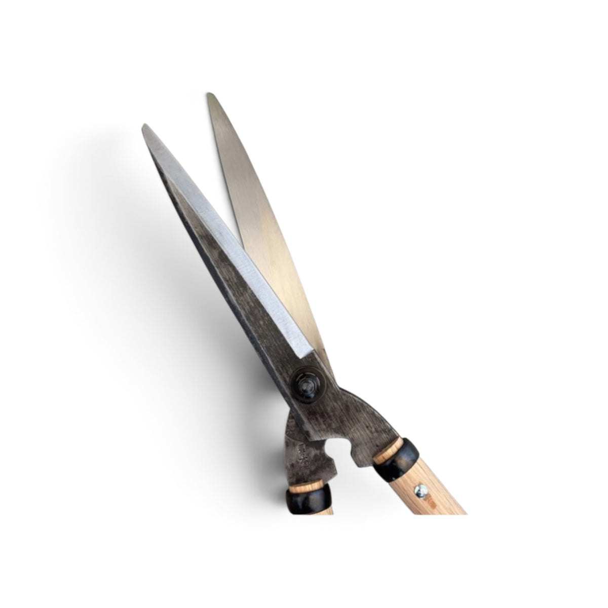 Hasamiya Ichiban Japanese Hedge Shears Total Length & Blade: 700mm/200mm/ Oak Handle 450mm Yasuki High Carbon Steel / Traditional Hand Forged from Scratch / Hollow Ground Back / Twisted Blade / Screw Joint