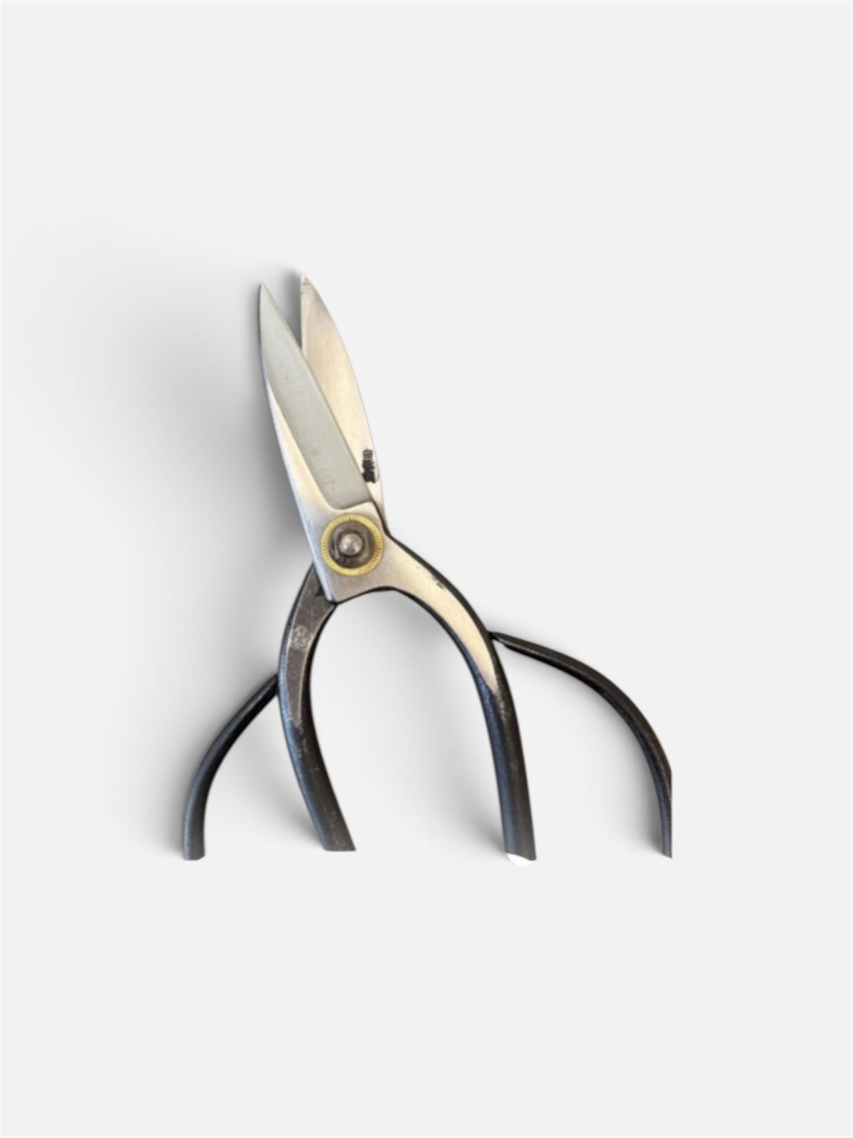 SAKURA Traditional Japanese Gardener Scissors Total Length & Blade (220mm/74mm) Yasuki White Paper Steel [Traditional hand forged from Scratch / Hollow ground back / Twisted Blade / Screw Joint]