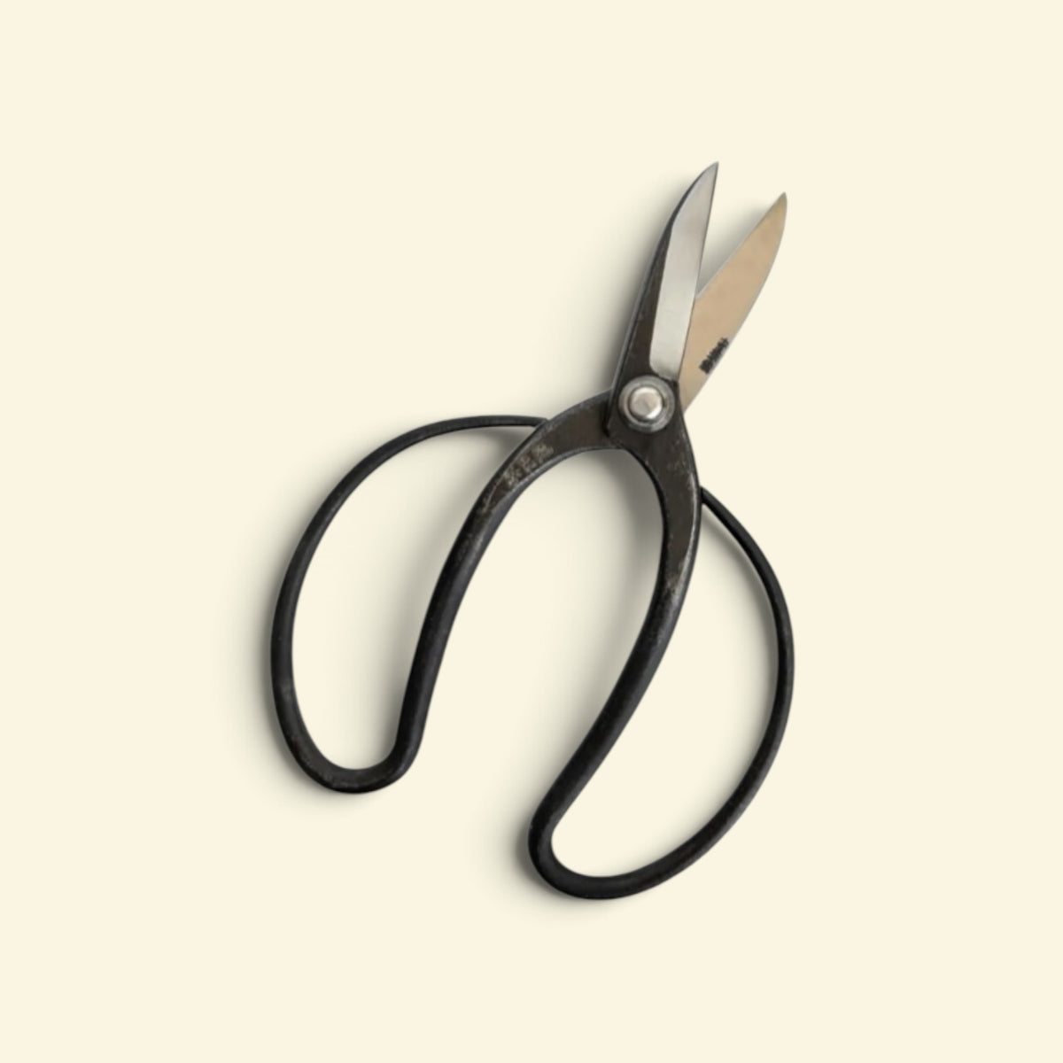 Minamoto no Akitada Traditional Japanese Gardener Scissors Total Length & Blade (205mm/67mm) Kigami Yellow Paper Steel [Traditional Hand-Forged from Scratch / Rivet Joint / Hollow Ground]