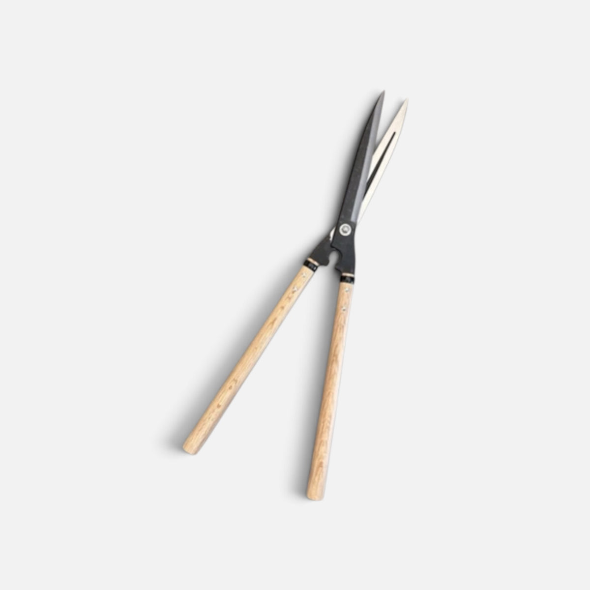 Hasami Masamune Traditional Japanese Hedge Shears Sharp-Angle Model (NO.128) Blade 240mm / Mid-Length Oak Handle 360mm Shirogami White Paper Steel [Traditional Hand-Forged from Scratch / Hollow Ground / Twisted Blade / Yoshioka Hamono]