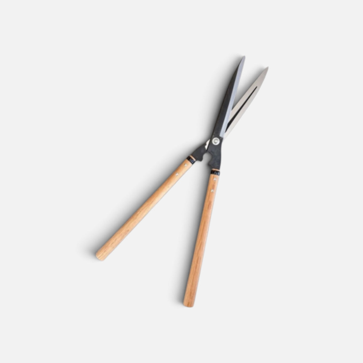 Hasami Masamune Traditional Japanese Hedge Shears Sharp-Angle Model (NO.128) Blade 240mm / Mid-Length Oak Handle 360mm Shirogami White Paper Steel [Traditional Hand-Forged from Scratch / Hollow Ground / Twisted Blade / Yoshioka Hamono]