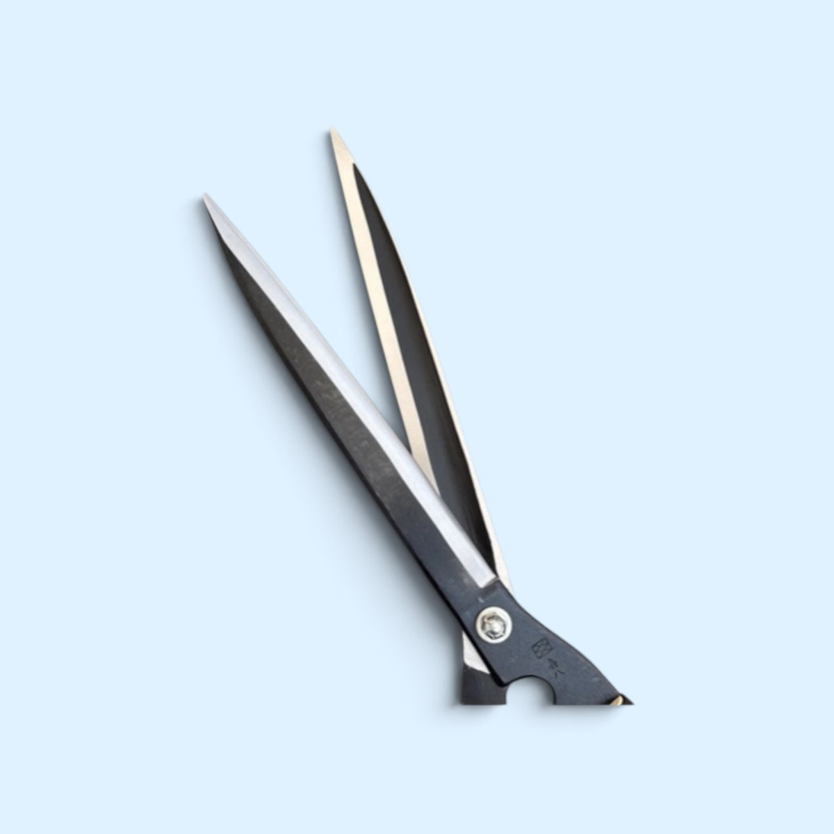 Kihachi Traditional Japanese Hedge Shears Sharp-Angle Model (NO.130) Blade 300mm / Short Nata Handle 270mm Aogami Blue Paper Steel [Traditional Hand-Forged from Scratch / Hollow Ground / Twisted Blade]