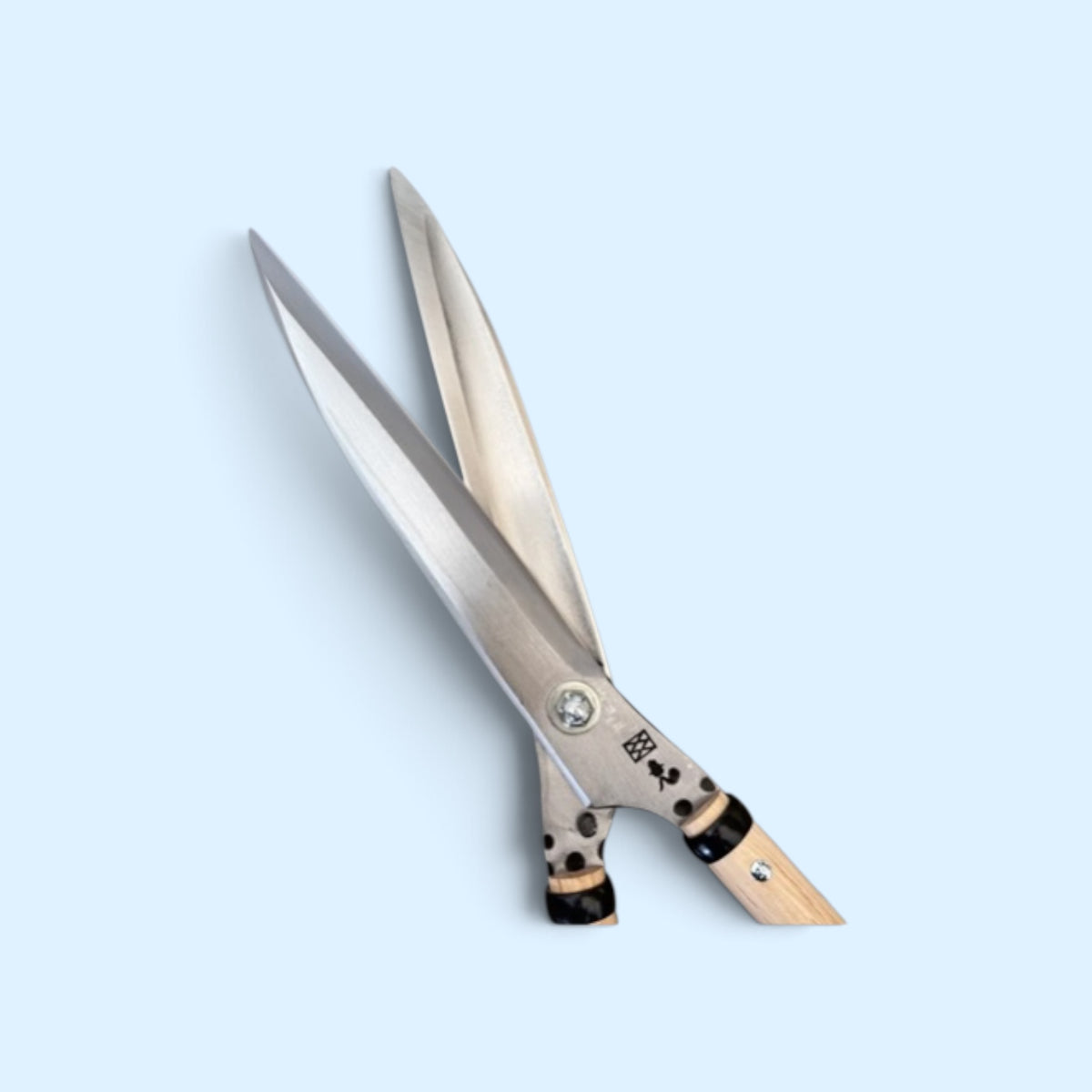 Kihachi Traditional Leaf-Trimming Hedge Shears Total Length & Blade 630mm / 210mm / Polished Finish / Mid-Length Oak Handle 360mm with Aogami Steel Blade [Traditional Hand-Forged from Scratch / Hollow Ground Back / Twisted Blade / Screw Joint ]