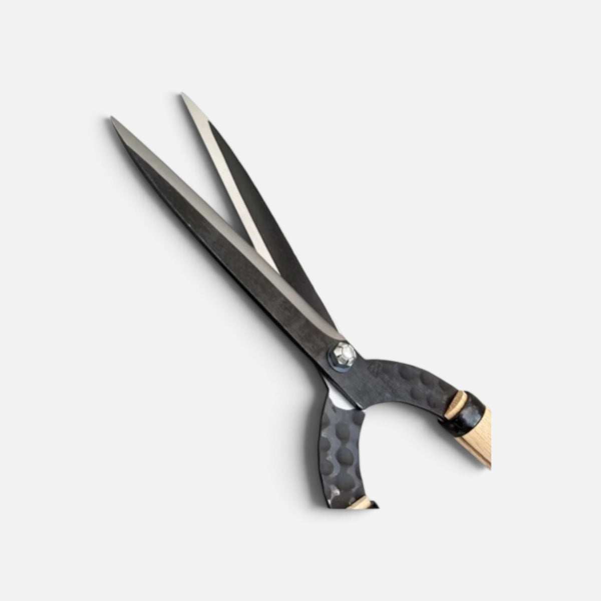 Hasami Masamune Kyo-Style Traditional Japanese Hedge Shears Total Length & Blade 765mm / 195mm / Long Oak Handle 510mm with Shirogami White Paper Steel Blade [Traditional Hand-Forged from Scratch / Hollow Ground Back / Twisted Blade / Screw joint ]