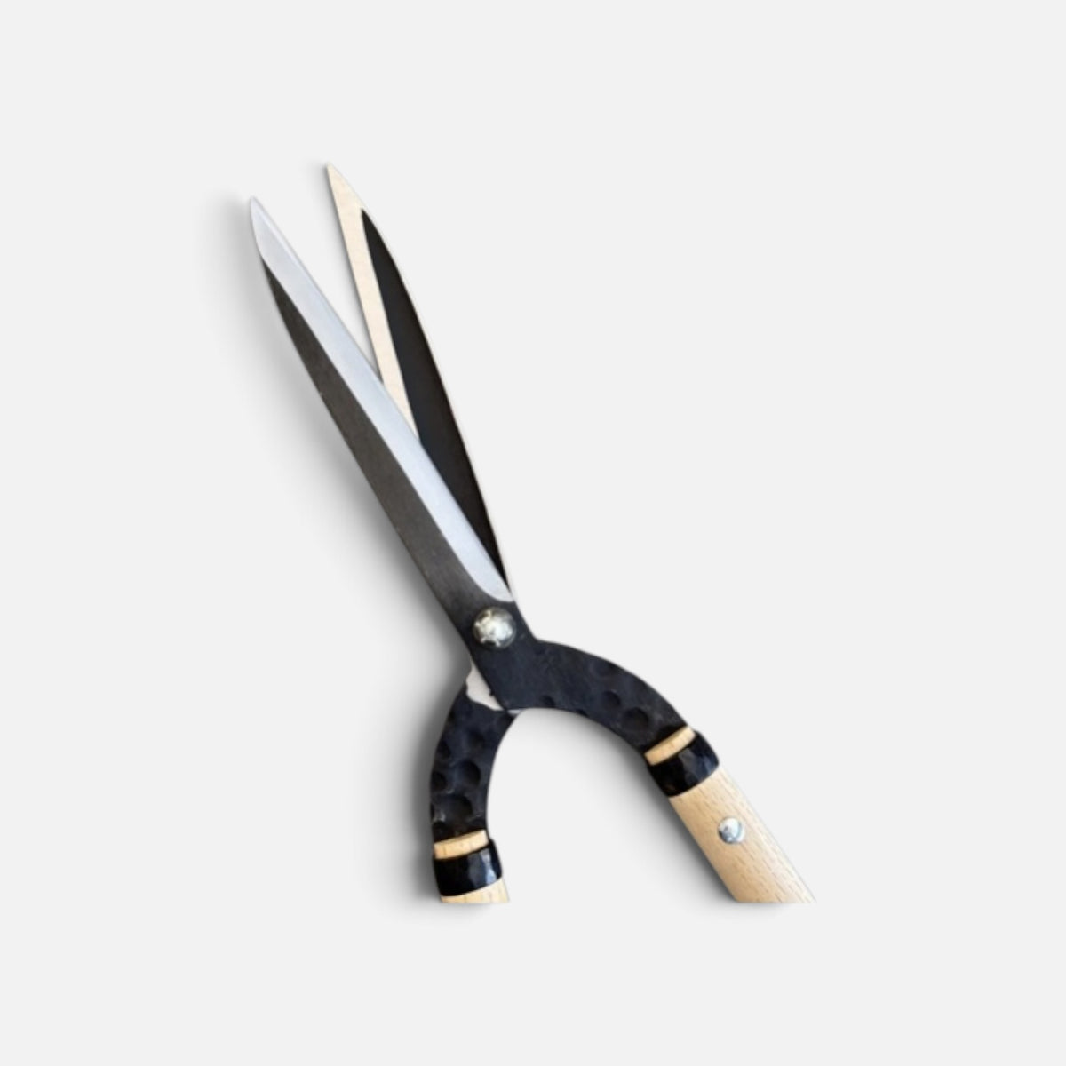 Hasami Masamune Kyo-Style Traditional Japanese Hedge Shears Total Length & Blade 765mm / 195mm / Long Oak Handle 510mm with Shirogami White Paper Steel Blade [Traditional Hand-Forged from Scratch / Hollow Ground Back / Twisted Blade / Screw joint ]