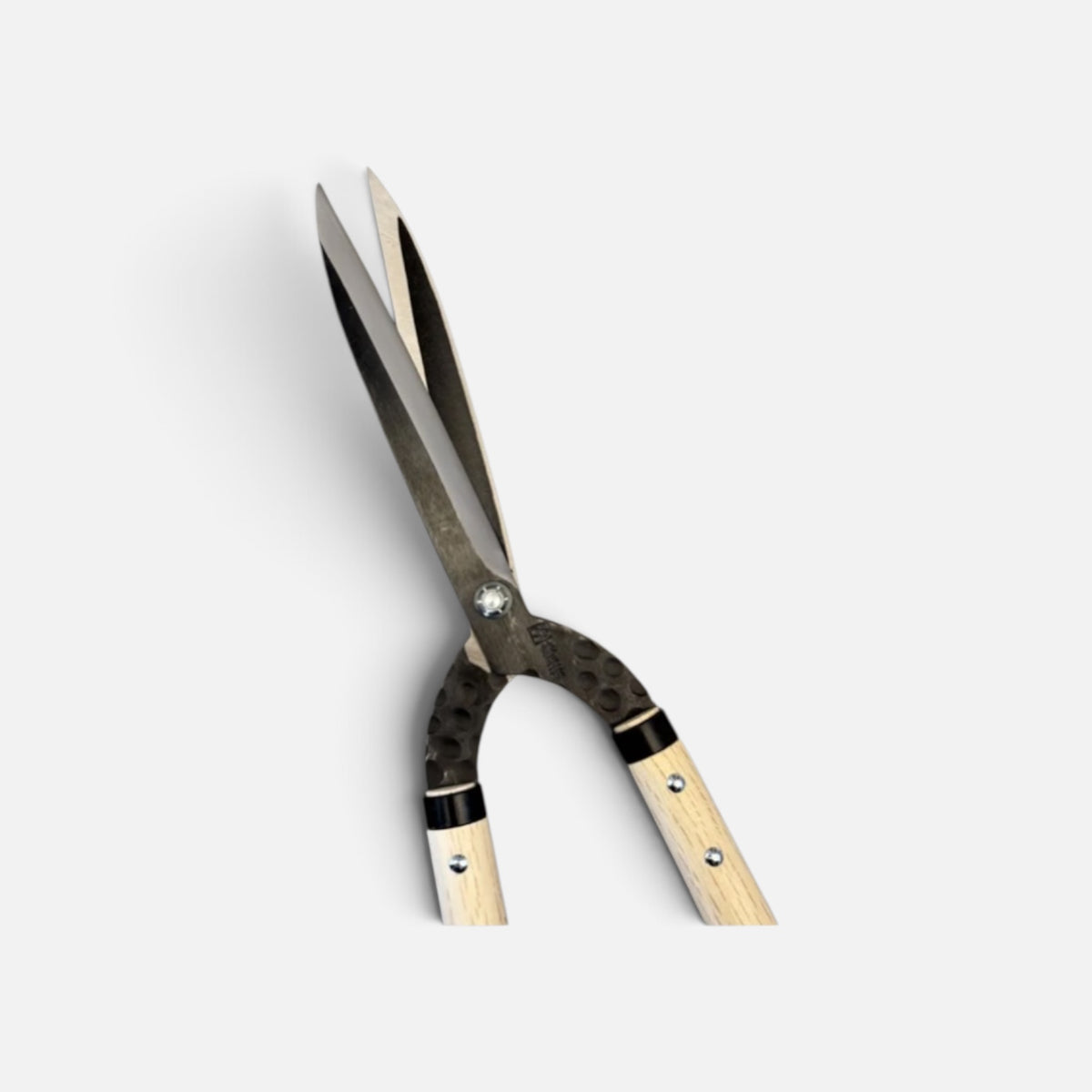 Hasami Masamune Kyo-Style Traditional Japanese Hedge Shears Total Length & Blade 535mm/195mm Short Nata Oak Handle 270mm with Shirogami White Paper Steel [Traditional Hand-Forged from Scratch / Hollow Ground back / Twisted Blade  / Screw joint ]