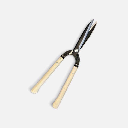 Hasami Masamune Gate-Style Leaf-Trimming Hedge Shears Black Edition Total Length & Blade 550mm/210mm / Short Nata Oak Handle 270mm with  Shirogami White Paper Steel [Traditional Hand-Forged from Scratch /Hollow Ground Back / Twisted blade/ Screw joint]