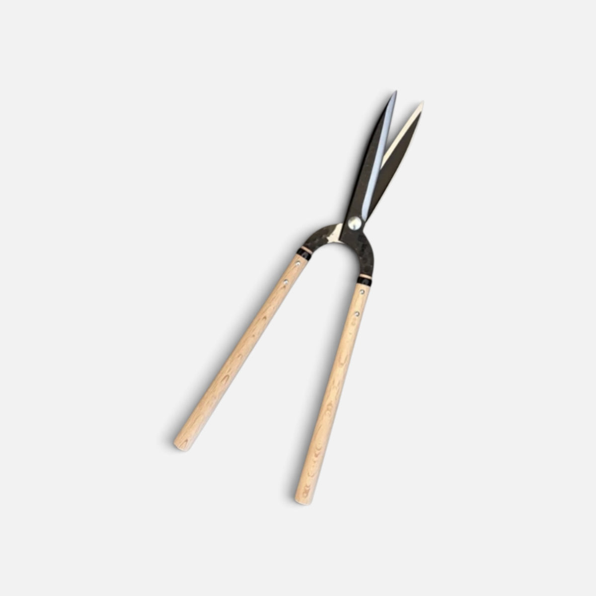 Hasami Masamune Gate-Style Leaf-Trimming Hedge Shears Black Edition Total Length & Blade 645mm/210mm / Mid-Length Oak Handle 360mm with Shirogami White Paper Steel [Traditional Hand-Forged from Scratch /Hollow Ground Back / Twisted Blade / Screw Joint]
