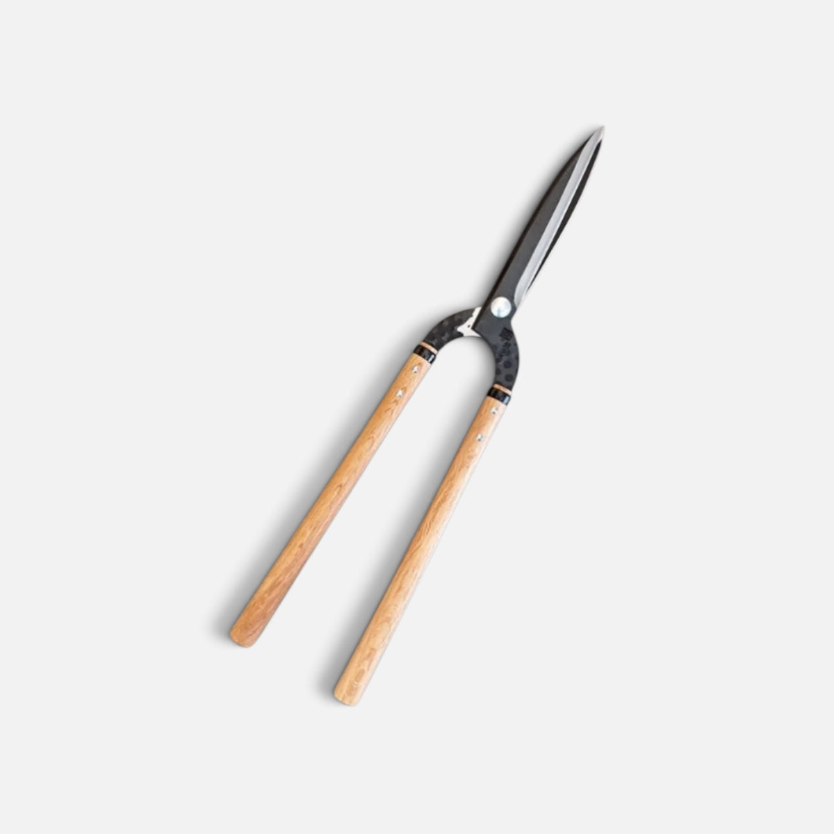Hasami Masamune Gate-Style Leaf-Trimming Hedge Shears Black Edition Total Length & Blade 645mm/210mm / Mid-Length Oak Handle 360mm with Shirogami White Paper Steel [Traditional Hand-Forged from Scratch /Hollow Ground Back / Twisted Blade / Screw Joint]