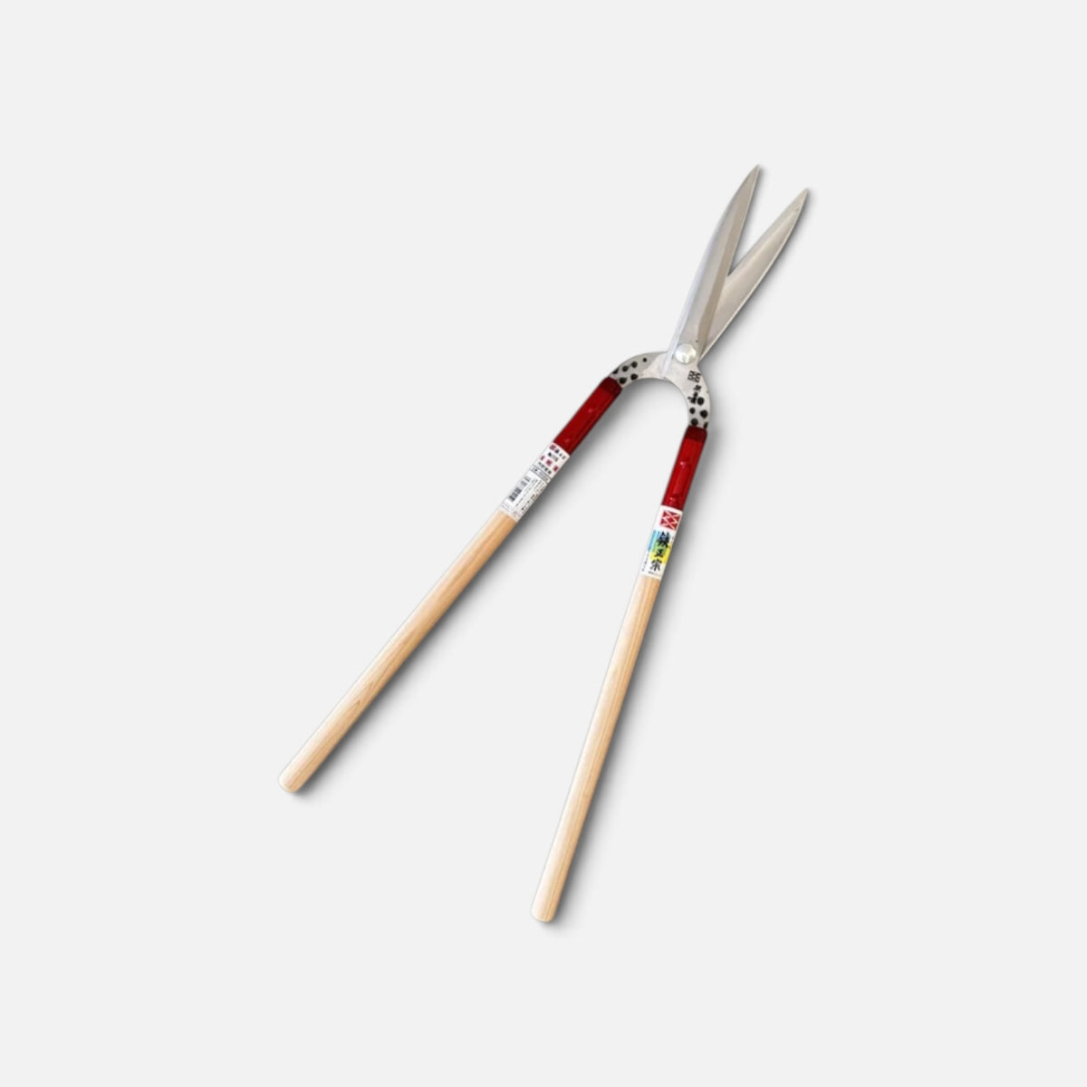 Hasami Masamune Ultra-Lightweight Gate-Style Hedge Shears Thin Blade Total Length & Blade 820mm/210mm Long Cedar Handle 540mm with Shirogami White Paper Steel Blade [Traditional Hand-Forged from Scratch / Hollow Ground Back / Twisted Blade / Screw joint]