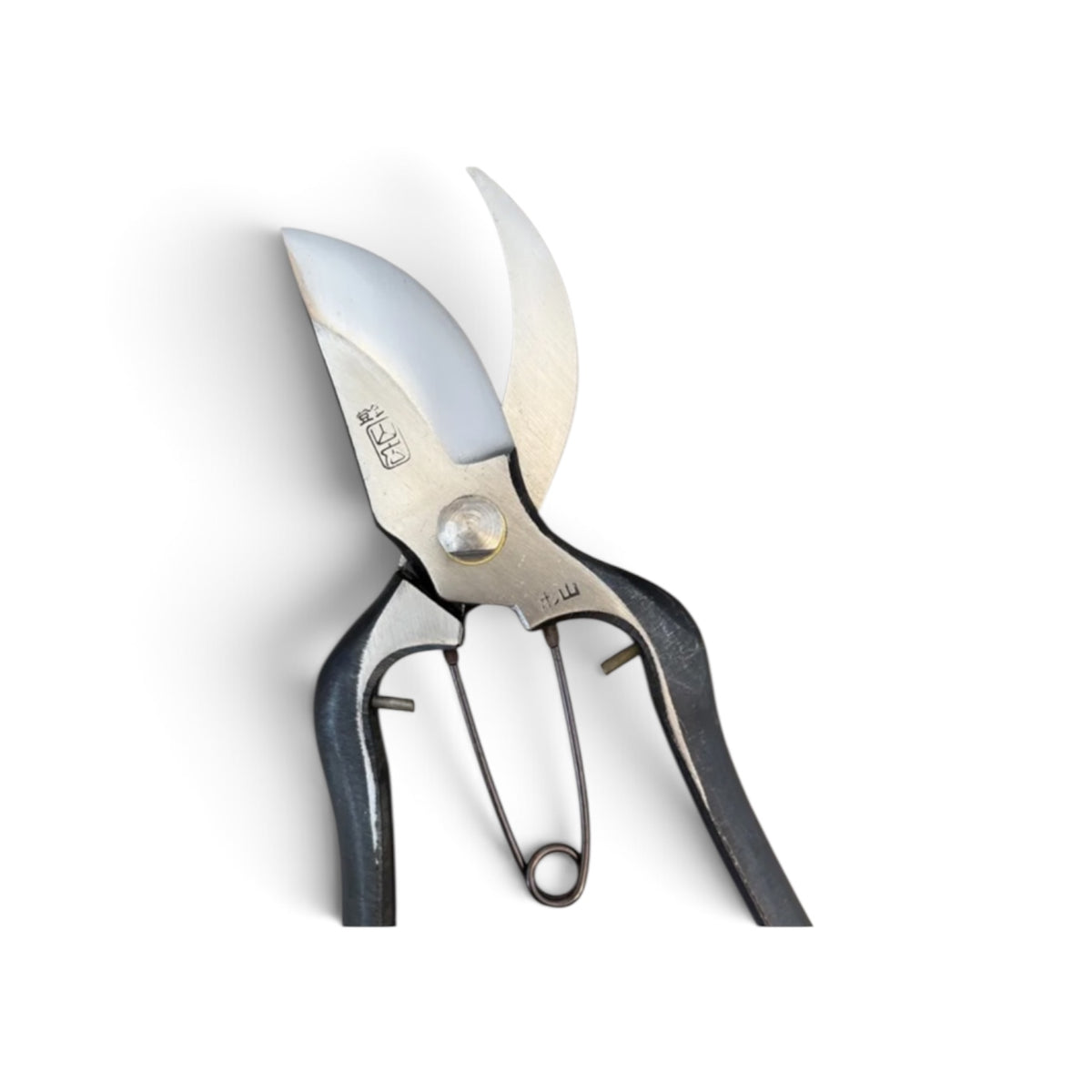 Yamahiro Professional Pruning Secateurs B-Type Large Model Total Length & Blade: 225mm / 73mm Premium Cutlery Steel [Traditional Hand Forged from Scratch/ Hollow Ground Back / Twisted Blade / Screw Joint / Power Geometry]
