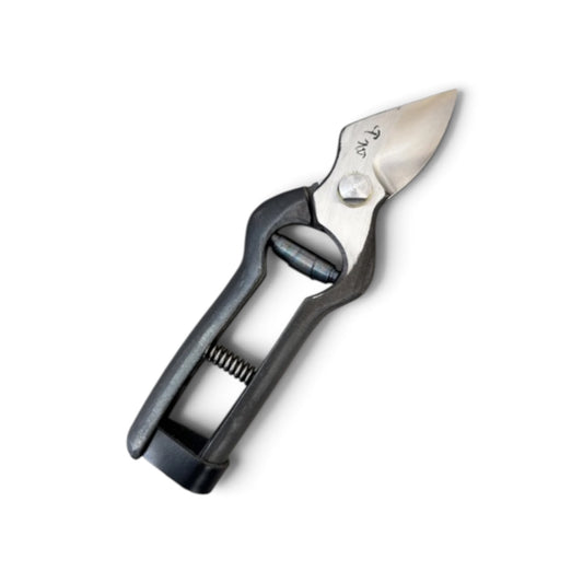 Yamahiro Professional Pruning Secateurs Tsugaru Heavy-Duty Model Total Length & Blade: 195mm / 58mm Premium Special Cutlery Steel [Traditional Hand Forged from scratch / Hollow Ground Back / Twisted Blade / Screw Joint / Leather Strap Lock]