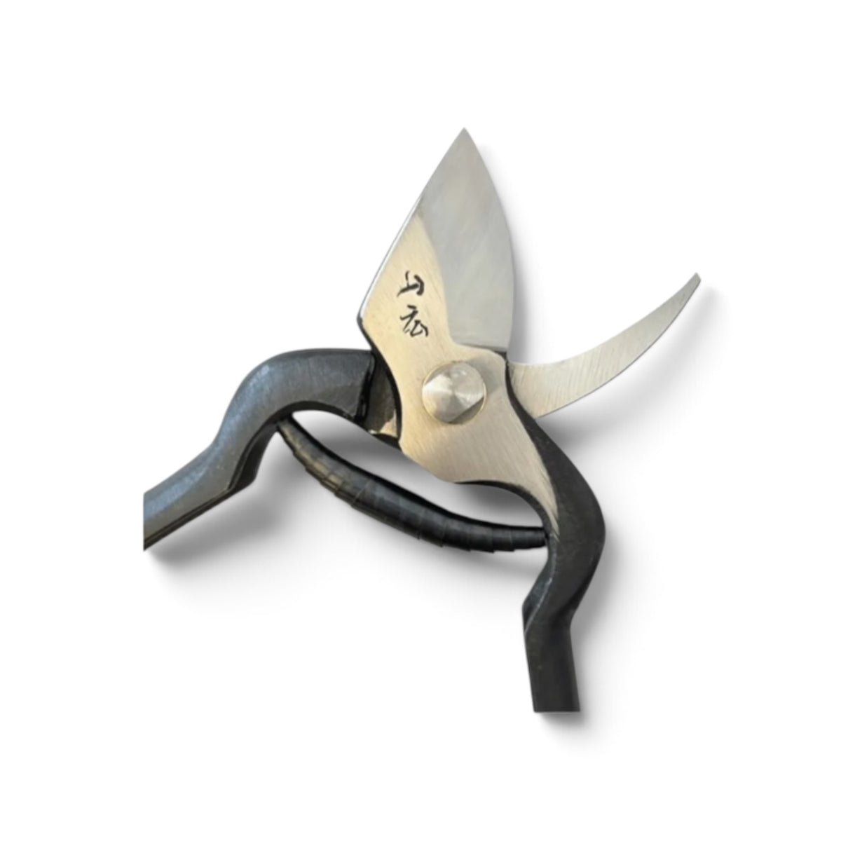 Yamahiro Professional Pruning Secateurs Tsugaru Heavy-Duty Model Total Length & Blade: 195mm / 58mm Premium Special Cutlery Steel [Traditional Hand Forged from scratch / Hollow Ground Back / Twisted Blade / Screw Joint / Leather Strap Lock]