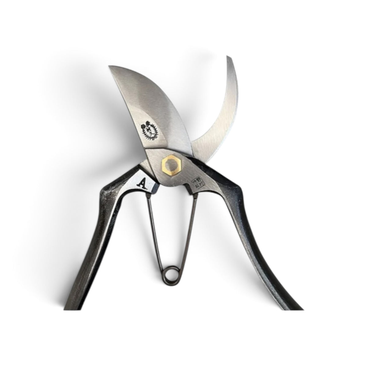 Murahisa Master Blacksmith Pruning Secateurs Large Model
Total Length & Blade: 225mm/74mm High-Grade Japanese Carbon Steel [Traditional Hand Forged from Scratch / Hollow Ground Back / Twisted Blade / Screw Join / Master Hand-Finished Crafts]