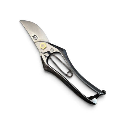 Murahisa Master Blacksmith Pruning Secateurs Large Model
Total Length & Blade: 225mm/74mm High-Grade Japanese Carbon Steel [Traditional Hand Forged from Scratch / Hollow Ground Back / Twisted Blade / Screw Join / Master Hand-Finished Crafts]