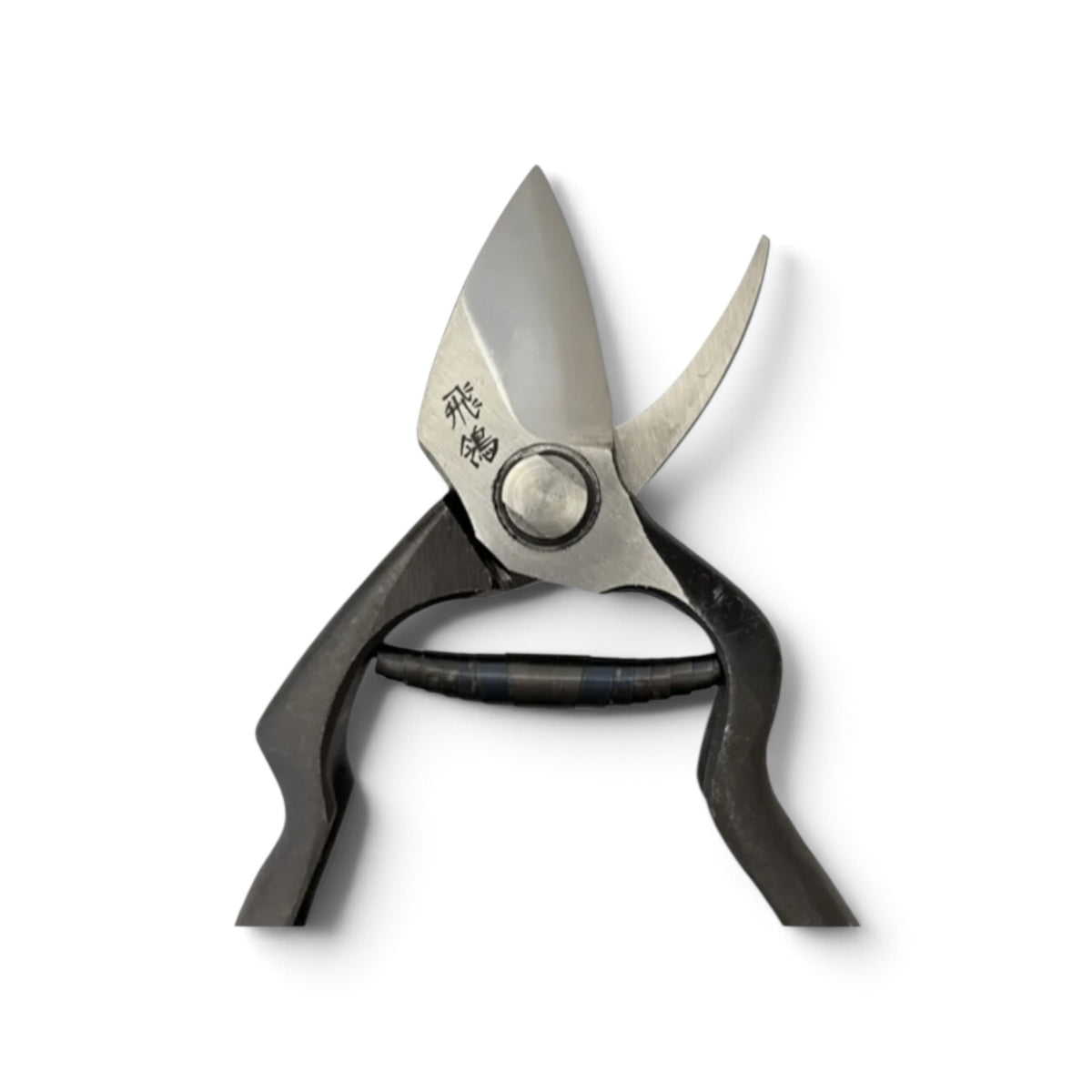 Tobisho Professional Pruning Secateurs Compact Model (Hirei)
Total Length & Blade: 165mm/46mm High-Carbon Steel [Traditional Hand-Forged from Scratch / Hollow Ground Back / Twisted Blade / Screw Joint / Set Blade / Leather Strap Lock]