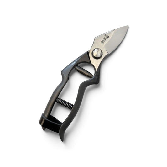 Tobisho Flagship Pruning Secateurs Specially-Made
Total Length & Blade: 95mm/61mm Yasuki Special Cutlery Steel [Traditional Hand Forged from Scratch / Master Hand-Forged /  Hollow Ground Back / Twisted Blade / Screw Joint]