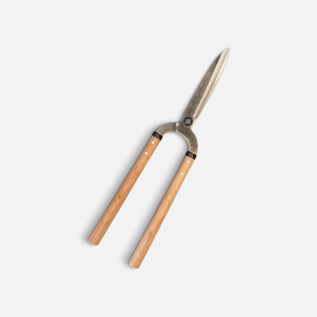 Igarashi Hamono Gate-Style Japanese Hedge Shears Model (NO.1121) Total Length & Blade & Handle: 550mm/195mm/300mm Mid-Length Oak Handle with Shirogami White Paper Steel [Traditional Hand-Forged / Thick All-Around Blade / Hollow Ground Back / Rivet Joint]