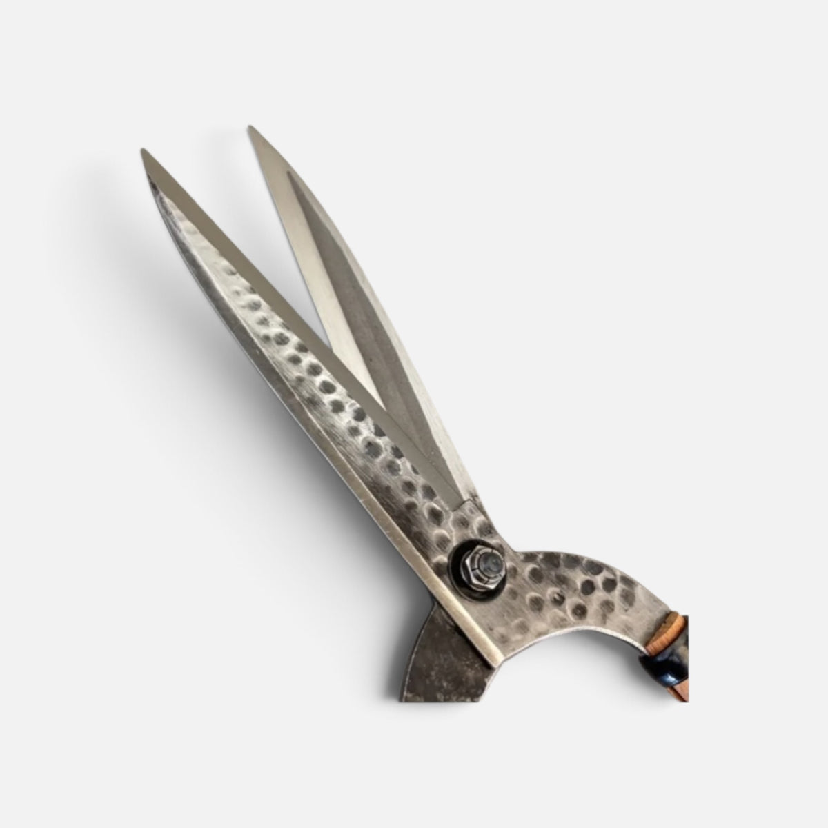Igarashi Hamono Gate-Style Leaf-Trimming Hedge Shears Total Length & Blade & Handle 565mm/210mm/300mm Mid-Length Oak Handle Shirogami White Paper Steel [Traditional Hand-Forged / Hollow Ground Back / Smooth Action Alignment / Screw Joint]