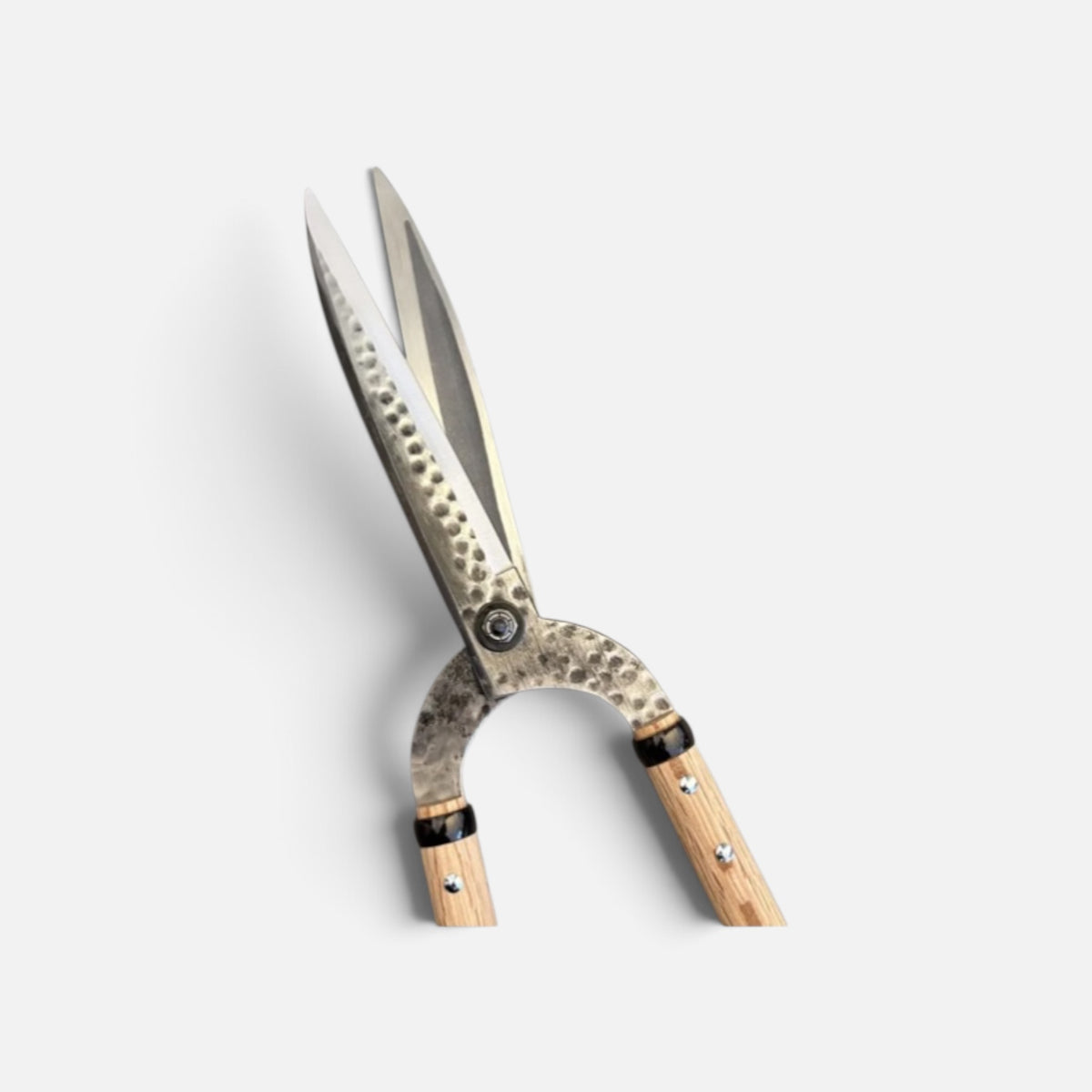 Igarashi Hamono Gate-Style Leaf-Trimming Hedge Shears Total Length & Blade & Handle 565mm/210mm/300mm Mid-Length Oak Handle Shirogami White Paper Steel [Traditional Hand-Forged / Hollow Ground Back / Smooth Action Alignment / Screw Joint]