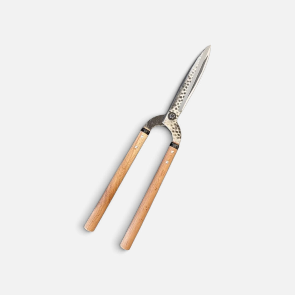 Igarashi Hamono Gate-Style Leaf-Trimming Hedge Shears Total Length & Blade & Handle 565mm/210mm/300mm Mid-Length Oak Handle Shirogami White Paper Steel [Traditional Hand-Forged / Hollow Ground Back / Smooth Action Alignment / Screw Joint]
