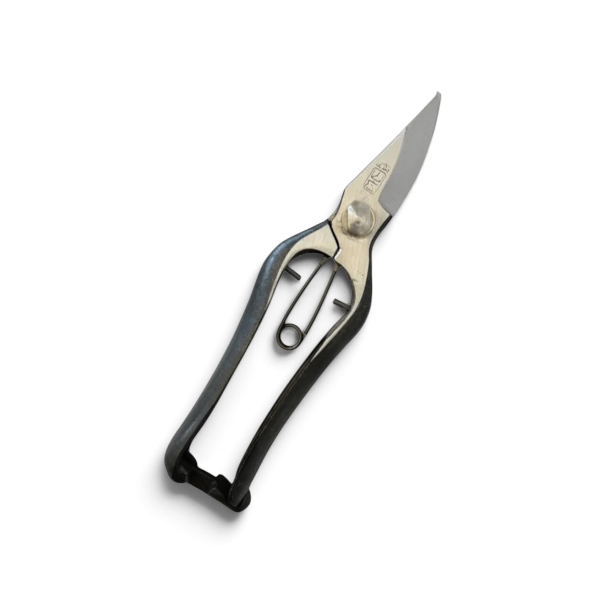 Yamahiro Single-Edged Bud Trimming Scissors Total Length & Blade: 190mm/60mm Weight: 195g High Carbon Steel [Traditional Hand-Forged from Scratch / Hollow Ground Back / Twisted Blade / Screw Joint / Bottom Lock]
