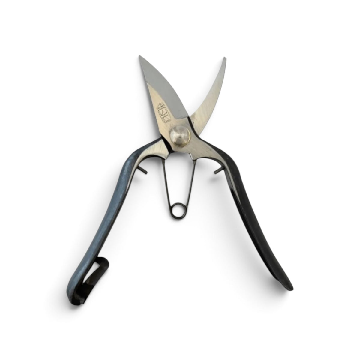 Yamahiro Single-Edged Bud Trimming Scissors Total Length & Blade: 190mm/60mm Weight: 195g High Carbon Steel [Traditional Hand-Forged from Scratch / Hollow Ground Back / Twisted Blade / Screw Joint / Bottom Lock]