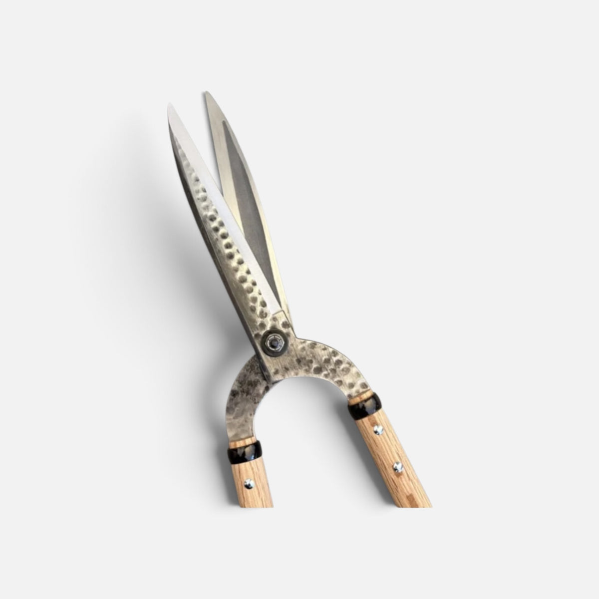 Igarashi Hamono Gate-Style Leaf-Trimming Hedge Shears Blade 210mm / Long Oak Handle 500mm Shirogami White Paper Steel [Traditional Hand-Forged / Urasuki Hollow Ground / Smooth Action Alignment / Heavy-Duty Dry Oak Handle / Screw Joint]