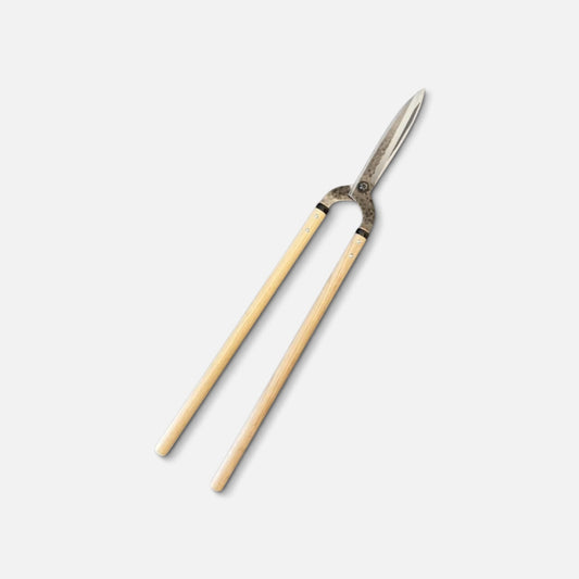 Igarashi Hamono Gate-Style Leaf-Trimming Hedge Shears Blade 210mm / Lightweight Long Chinquapin Handle 530mm Shirogami White Paper Steel [Traditional Hand-Forged / Ultra-Lightweight 760g / Urasuki Hollow Ground / Smooth Action Alignment]