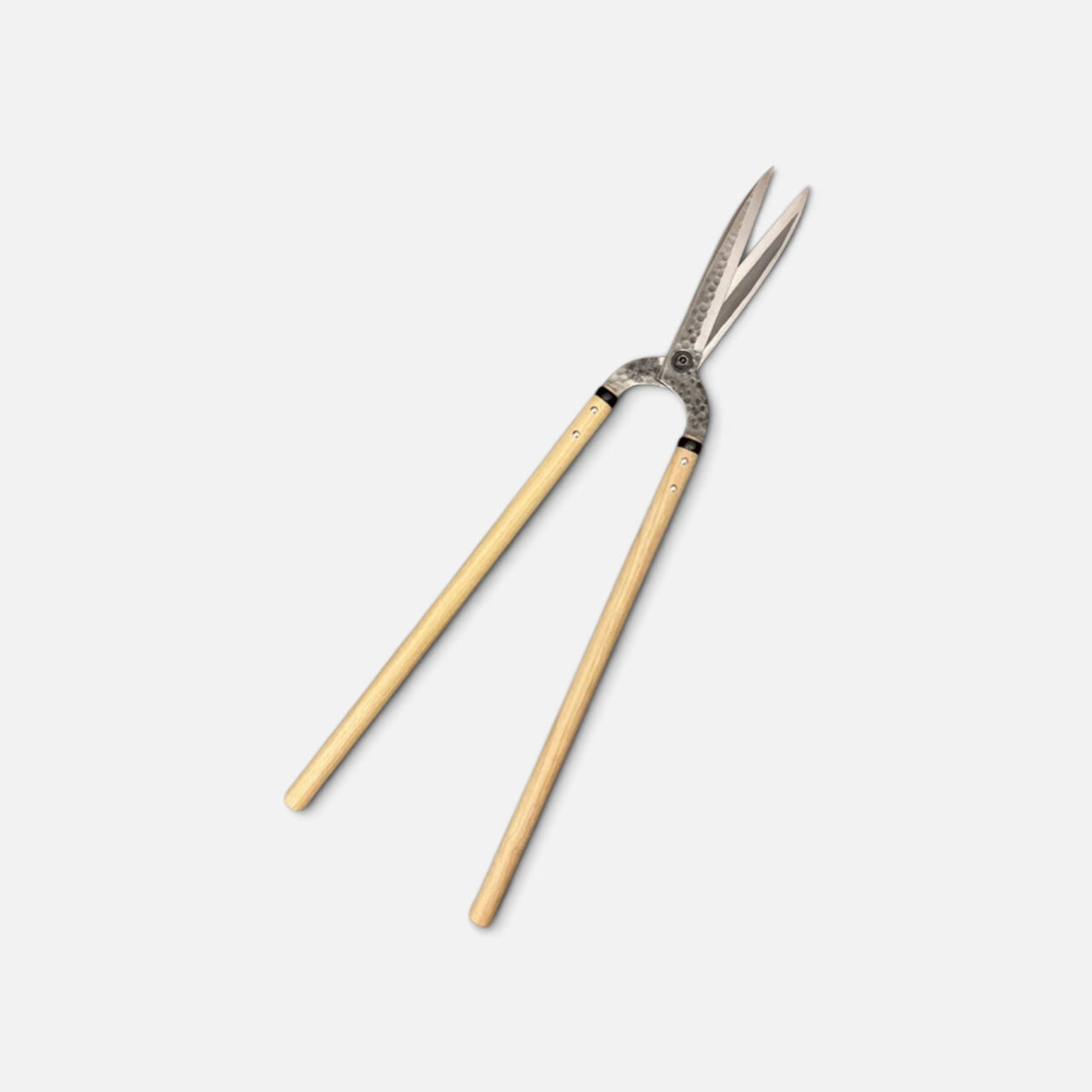 Igarashi Hamono Gate-Style Leaf-Trimming Hedge Shears Blade 210mm / Lightweight Long Chinquapin Handle 530mm Shirogami White Paper Steel [Traditional Hand-Forged / Ultra-Lightweight 760g / Urasuki Hollow Ground / Smooth Action Alignment]