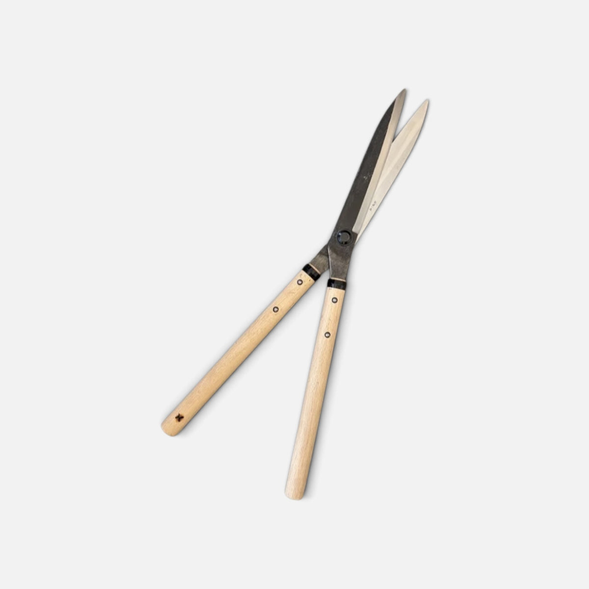 Hasamiya Ichiban All-Round Sharp Blade Hedge Shears 210mm (No Stopper) Yasugi Shirogami White Paper Steel / Oak Handle 300mm [Traditional Hand-Forged from Scratch / Urasuki Hollow Ground / Rivet Joint / All-Round General-Purpose]