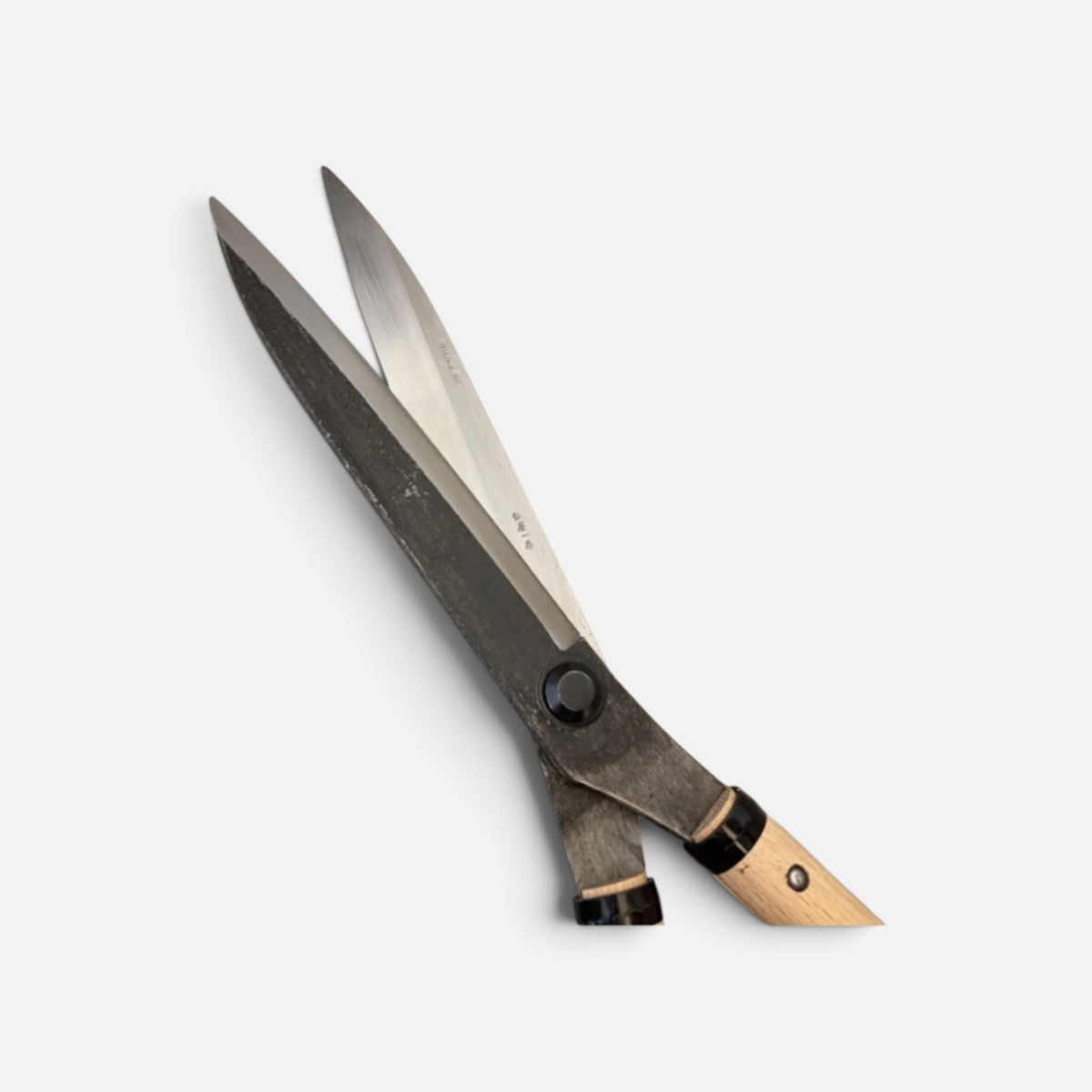 Hasamiya Ichiban All-Round Sharp Blade Hedge Shears 210mm (No Stopper) Yasugi Shirogami White Paper Steel / Oak Handle 300mm [Traditional Hand-Forged from Scratch / Urasuki Hollow Ground / Rivet Joint / All-Round General-Purpose]