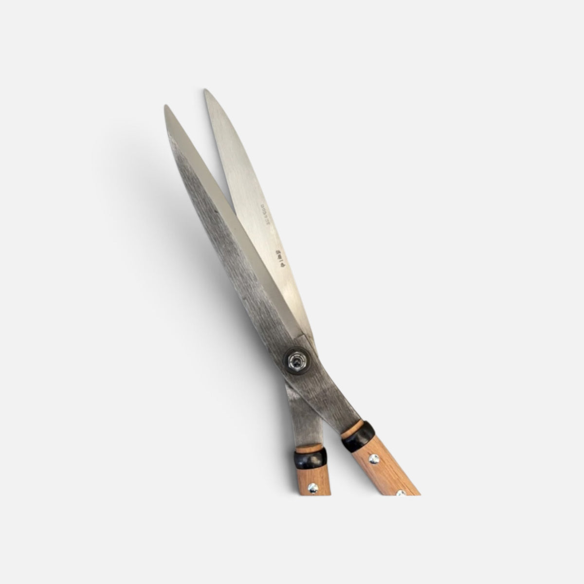 Hasamiya Ichiban Sharp Leaf Trimming Hedge Shears 240mm (No Stopper) Yasugi Shirogami White Paper Steel / Oak Handle 300mm [Traditional Hand-Forged from Scratch / Urasuki Hollow Ground / Adjustable Bolt Joint / Leaf Trimming Model]