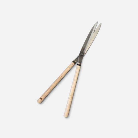 Hasamiya Ichiban Sharp Leaf Trimming Hedge Shears 240mm (No Stopper) Yasugi Shirogami White Paper Steel / Oak Handle 360mm [Traditional Hand-Forged from Scratch / Urasuki Hollow Ground / Adjustable Bolt Joint / Leaf Trimming Model]