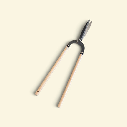 Hasamiya Ichiban Kyo-Style Gate-Hedge Shears / Wide Shoulder / Yasugi Yellow Paper Steel / Oak Handle 450mm [Traditional Hand-Forged from Scratch / Urasuki Hollow Ground / Rivet Joint / Wide-Shoulder Gate-Style]