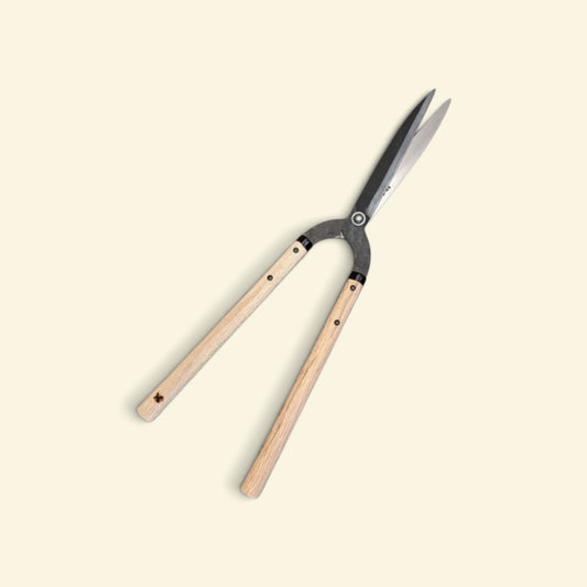 Hasamiya Ichiban Kyo-Style Gate-Hedge Shears 200mm Yasugi Yellow Paper Steel / Oak Handle 300mm [Traditional Hand-Forged from Scratch / Urasuki Hollow Ground / Rivet Joint / Lightweight Kyo-Style Gate Profile]