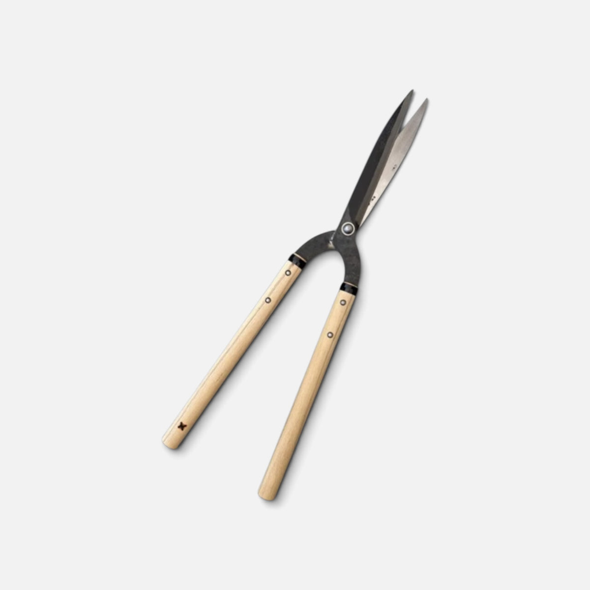 Hasamiya Ichiban Kyo-Style Gate-Hedge Shears 200mm Yasugi Shirogami White Paper Steel / Oak Handle 300mm [Traditional Hand-Forged from Scratch / Urasuki Hollow Ground / Rivet Joint / Kyo-Style Gate Profile]