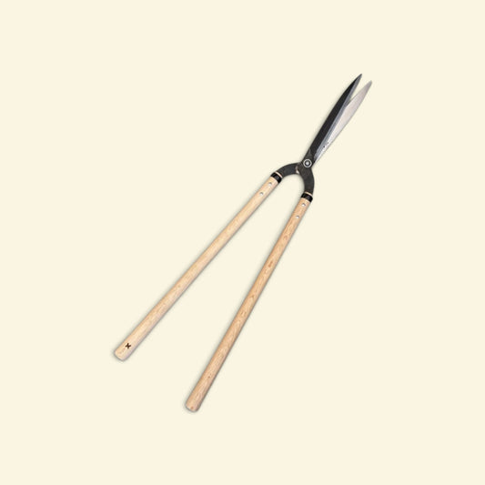 Hasamiya Ichiban Kyo-Style Gate-Hedge Shears 225mm Yasugi Yellow Paper Steel / Oak Handle 500mm [Traditional Hand-Forged from Scratch / Urasuki Hollow Ground / Rivet Joint / Kyo-Style Gate Profile]