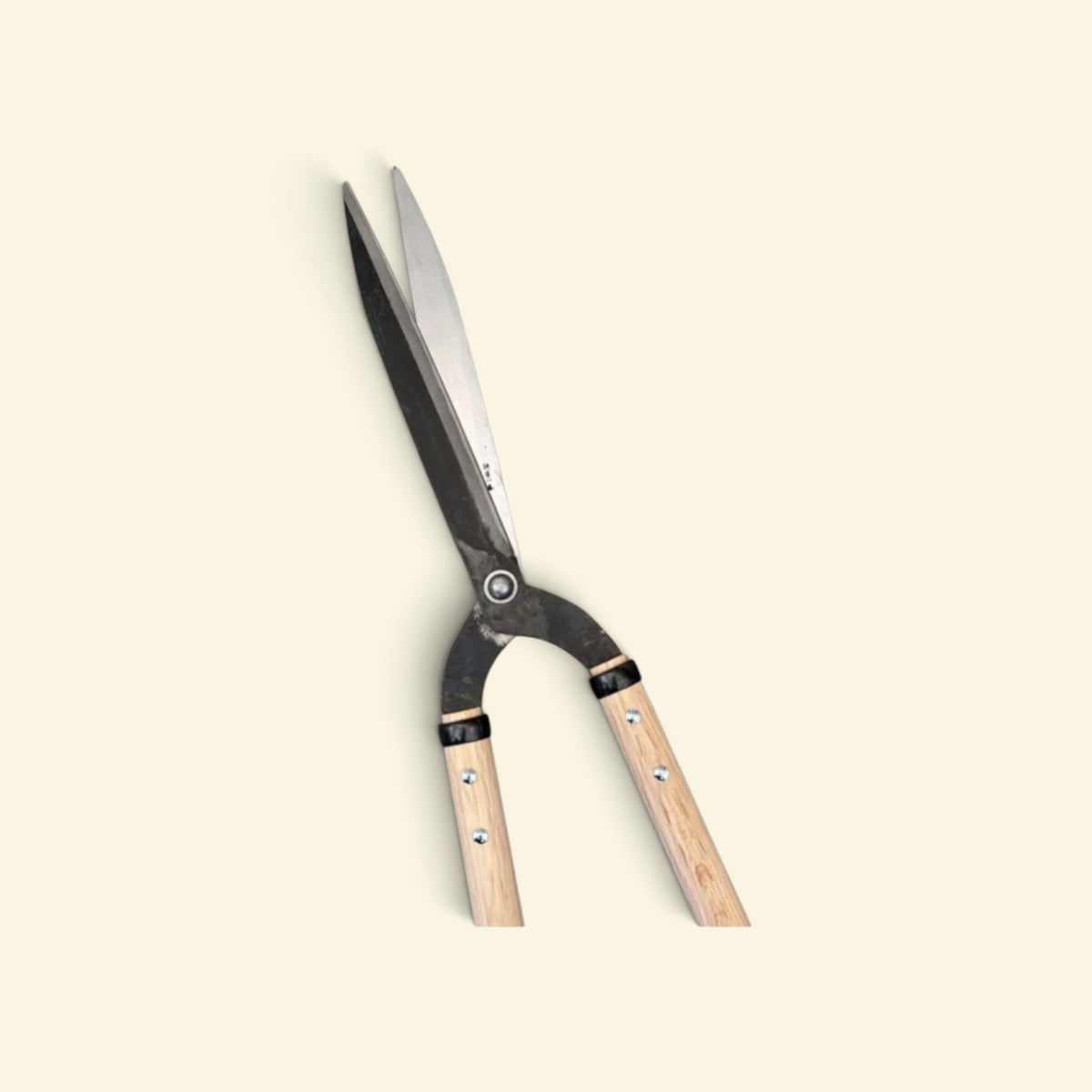 Hasamiya Ichiban Kyo-Style Gate-Hedge Shears 225mm Yasugi Yellow Paper Steel / Oak Handle 500mm [Traditional Hand-Forged from Scratch / Urasuki Hollow Ground / Rivet Joint / Kyo-Style Gate Profile]