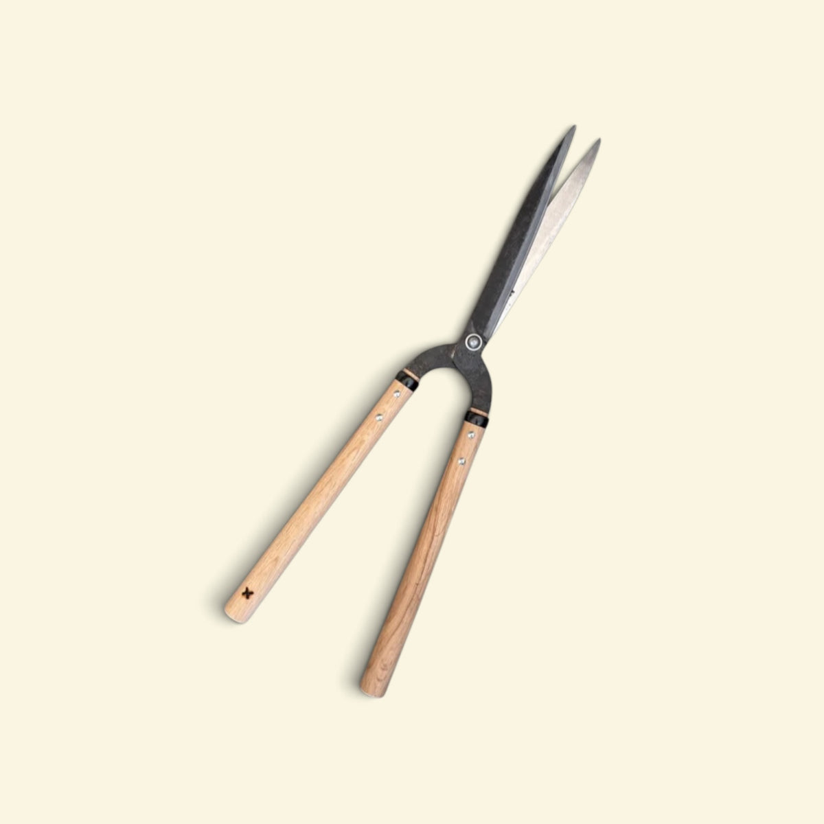 Hasamiya Ichiban Kyo-Style Gate-Hedge Shears 240mm Yasugi Yellow Paper Steel / Oak Handle 300mm [Traditional Hand-Forged from Scratch / Urasuki Hollow Ground / Rivet Joint / Kyo-Style Gate Profile]