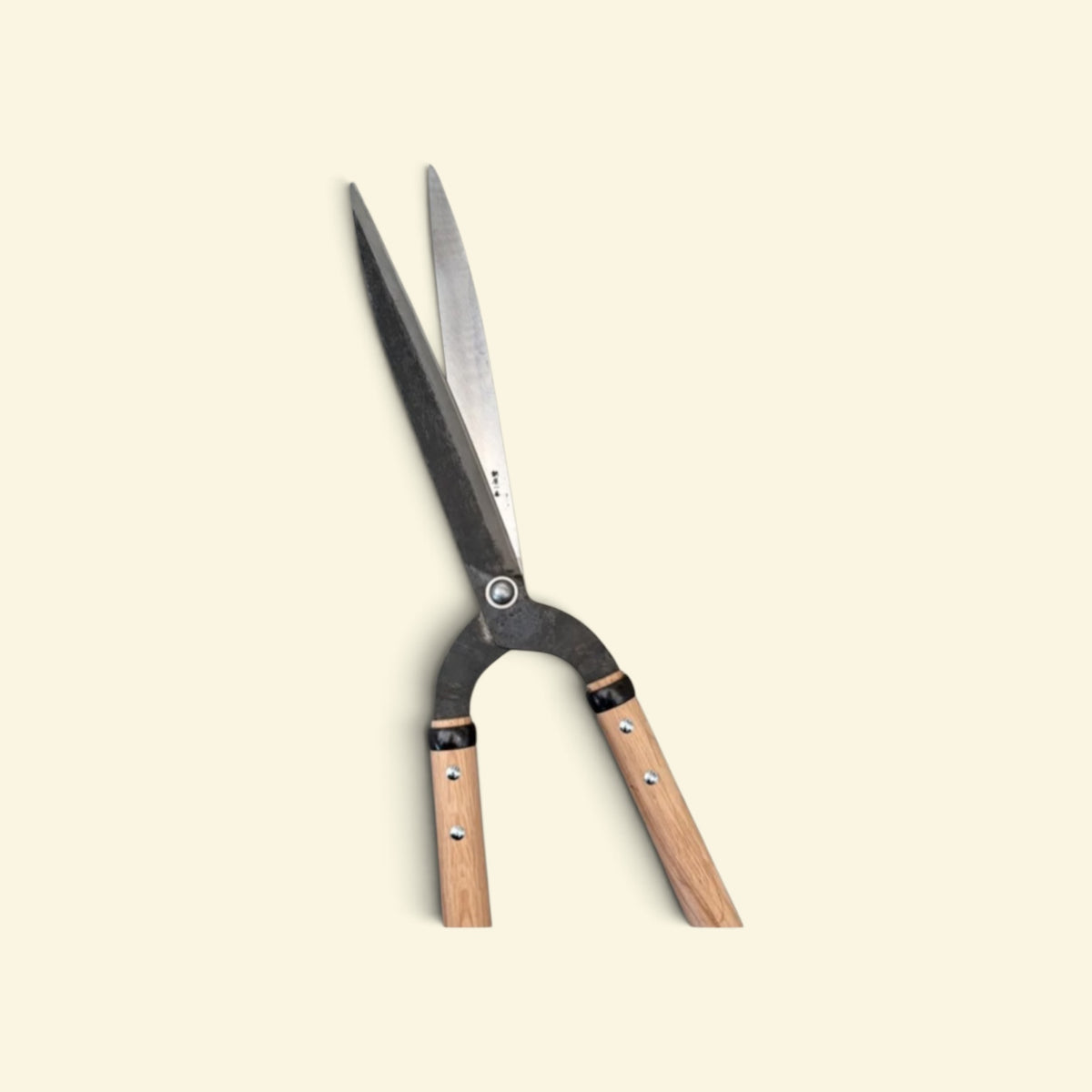 Hasamiya Ichiban Kyo-Style Gate-Hedge Shears 240mm Yasugi Yellow Paper Steel / Oak Handle 300mm [Traditional Hand-Forged from Scratch / Urasuki Hollow Ground / Rivet Joint / Kyo-Style Gate Profile]