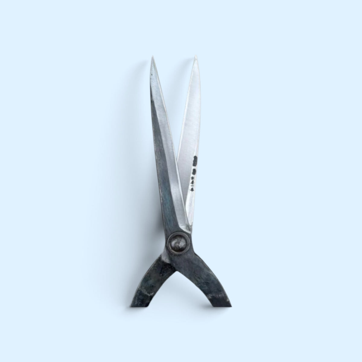 Hasamiya Ichiban Master Gardener Gate-Hedge Shears 180mm Straight Zero-Offset / Yasugi Aogami Blue Paper Steel / Oak Handle 450mm [Traditional Hand-Forged from Scratch / Urasuki Hollow Ground / Rivet Joint / Gate-Style]