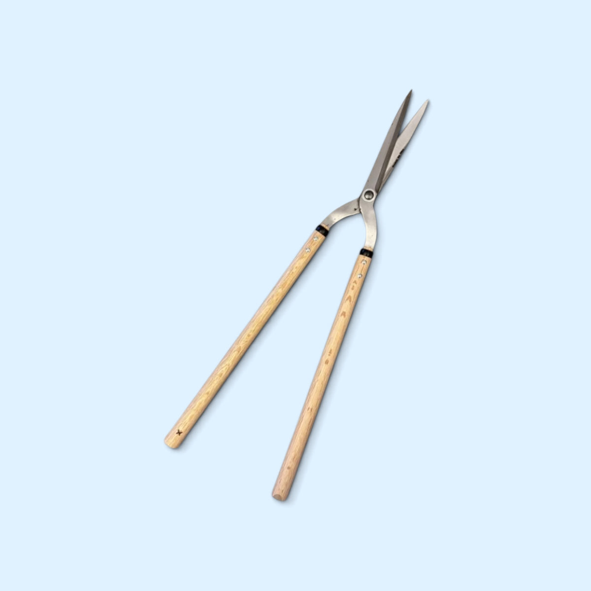 Hasamiya Ichiban Master Gardener Gate-Hedge Shears 180mm Polished Finish Straight Zero-Offset / Yasugi Aogami Blue Paper Steel / Oak Handle 450mm [Traditional Hand-Forged from Scratch / Urasuki Hollow Ground / Rivet Joint / Gate-Style]