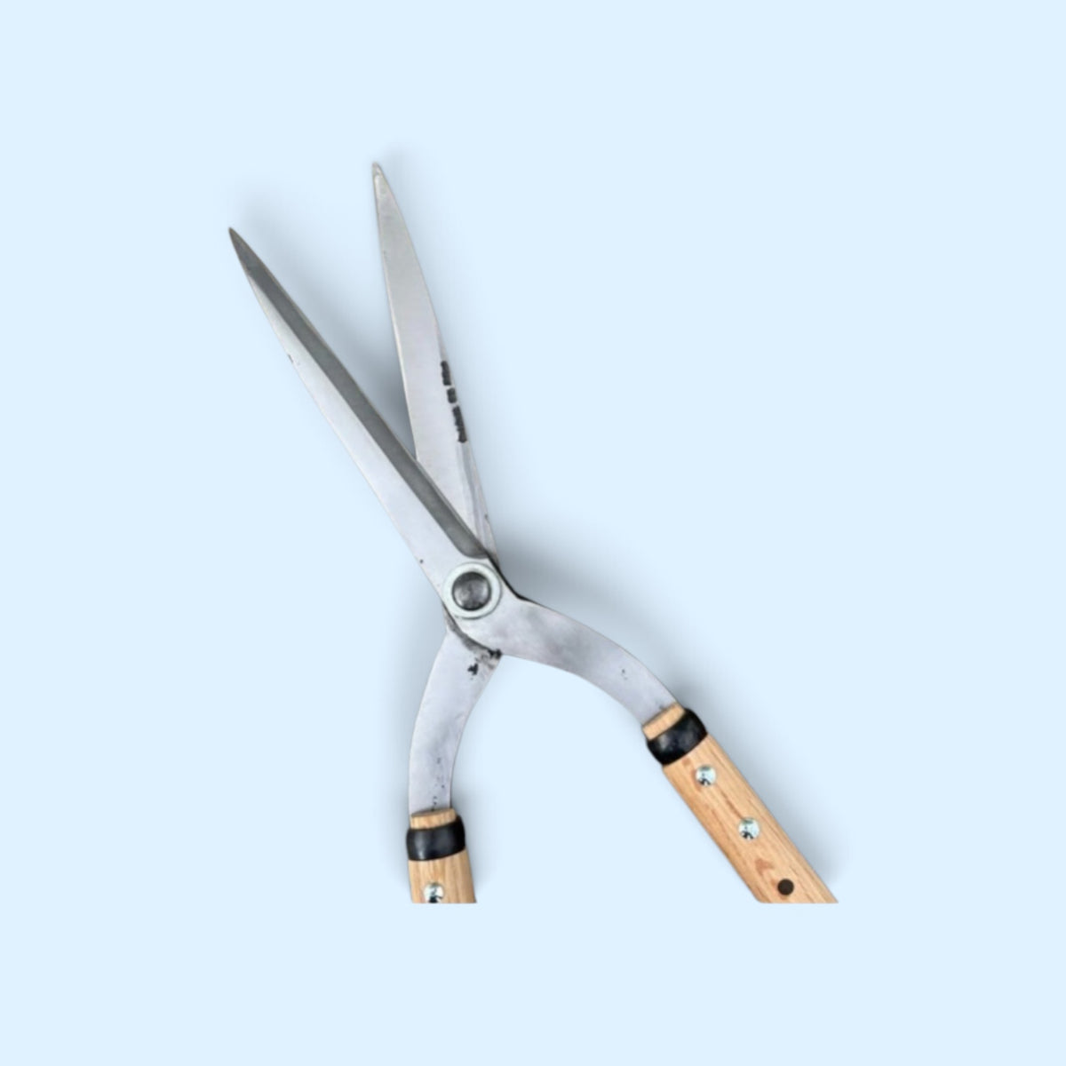 Hasamiya Ichiban Master Gardener Gate-Hedge Shears 180mm Polished Finish Straight Zero-Offset / Yasugi Aogami Blue Paper Steel / Oak Handle 450mm [Traditional Hand-Forged from Scratch / Urasuki Hollow Ground / Rivet Joint / Gate-Style]