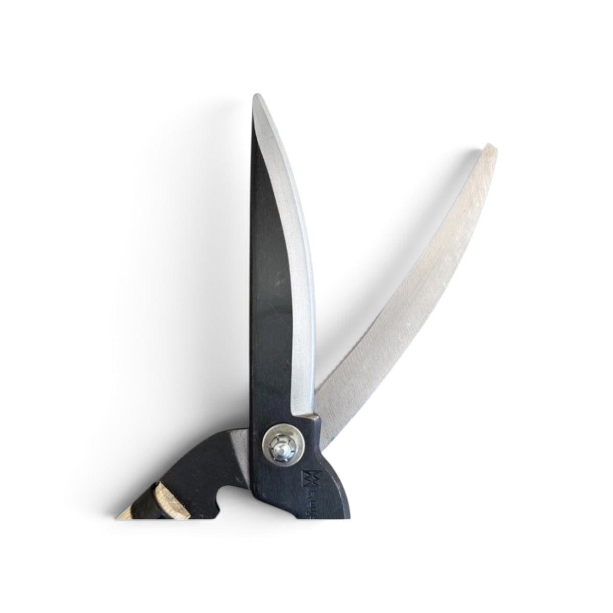 Hasami Masamune Heavy-Duty Rough-Cut Hedge Shear Total Length&Blade: 670mm/170mm Oak Handle450mm / High Carbon Steel [Traditional Hand Forged from Scratch / Hollow Ground Back / Twisted Blade / Screw Joint ]