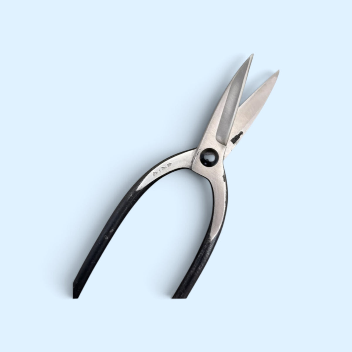 Hasamiya Ichiban Kyoto Style Kiribashi Gardening Shears Long Blade Total Length & Blade: 250mm/80mm / Yasuki Blue Paper Steel [Traditional Hand Forged from Scratch / Sharp-Point Blade / Polished Finish / Hollow Ground Blade / Twisted Blade / Rivet Joint]