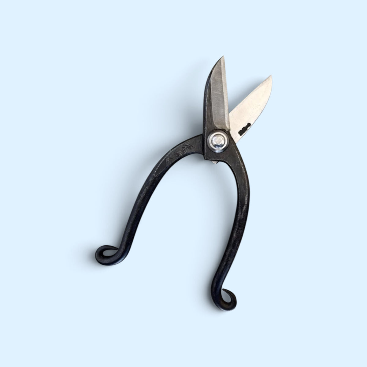 Minamoto no Akitada Ikenobo Traditional Bonsai-Ikebana (Floral Shears) Pruning Shears Total Length & Blade: 170mm/55mm / Yasuki Blue Paper Steel [Traditional Hand Forged / Ikenobo Style / Hollow Ground Blade / Twisted Blade / Master Artisan Tool]w
