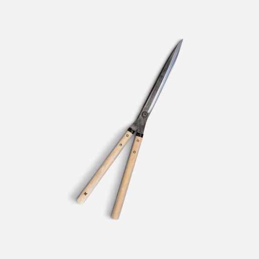 Hasamiya Ichiban Sharp-Angle Model Hedge Shears Total Length & Blade: 660mm/300mm Yasugi White Paper Steel / Peony Oak Handle 300mm [Traditional Hand-Forged from Scratch / Urasuki Hollow Ground / Twisted Blade / Screw Joint / Sharp-Angle Profile]