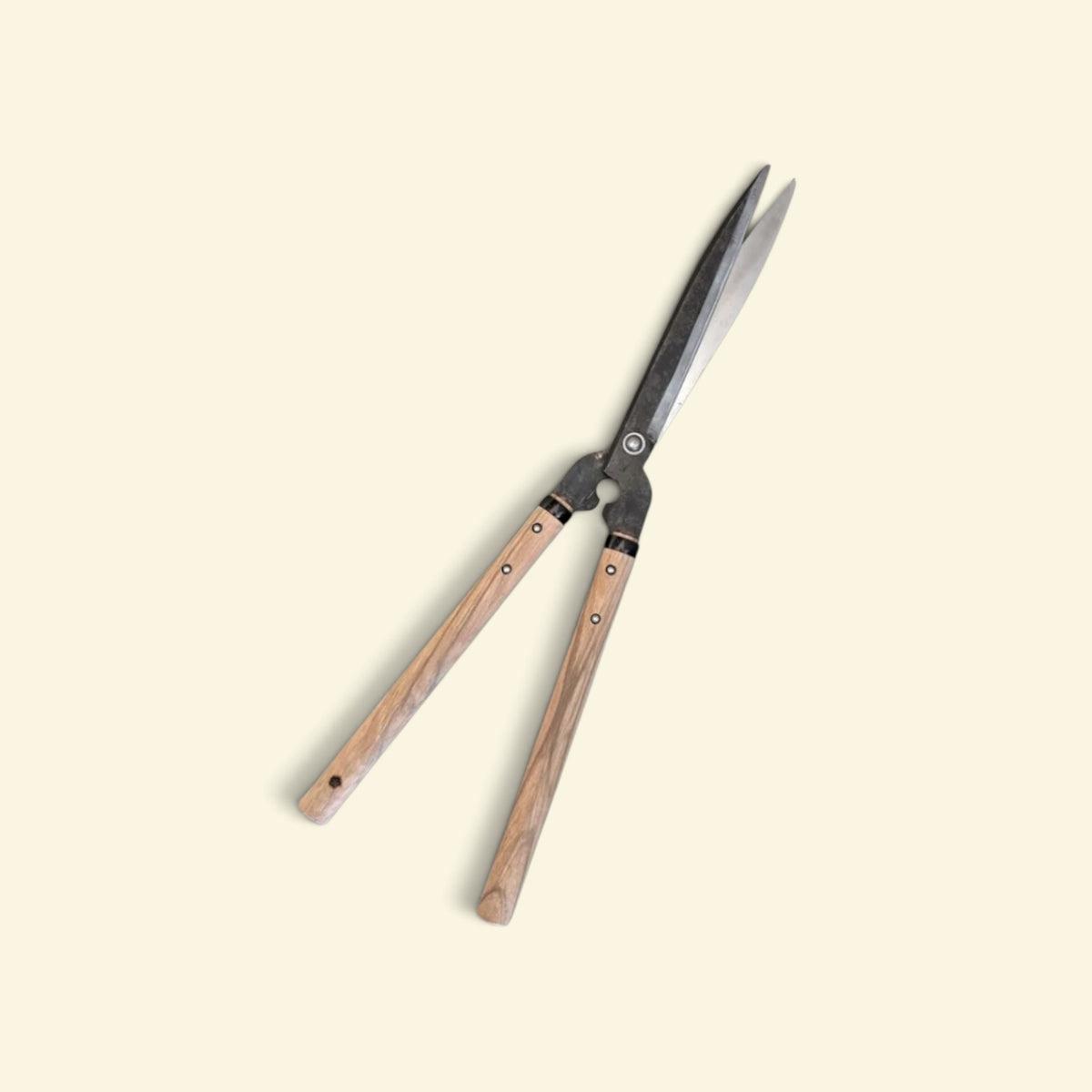SAKURA All-Purpose Stopper-Style Hedge Shears Total Length & Blade: 610mm/240mm Yasugi Yellow Paper Steel / Oak Handle 300mm [Traditional Hand-Forged from Scratch / Hollow Ground Back / Rivet Joint / Twisted Blade / Stopper Guard]