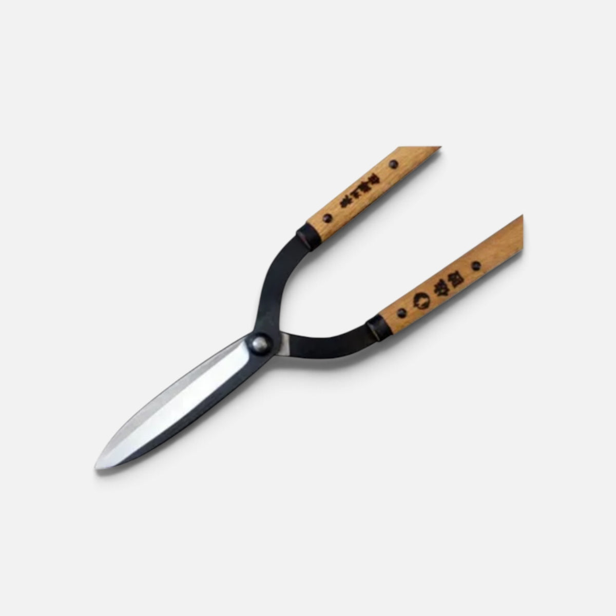 Sasuke Jizo-Type (Curved-Neck Style) Hedge Shears (151mm) Yasugi Shirogami White Paper Steel / Oak Handle 455mm [Traditional Hand-Forged from Scratch / Twist Blade /Urasuki Hollow Ground / Rivet Joint / Jizo-Type Curved Neck]